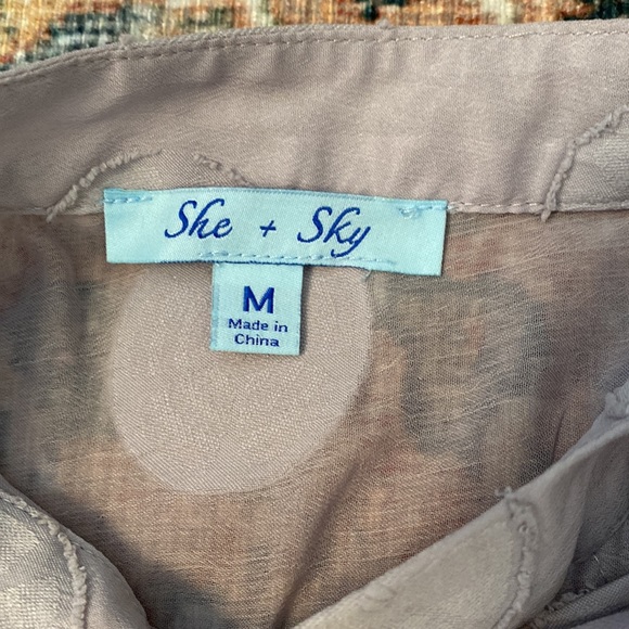 Cute polka dot blouse! - Picture 3 of 6